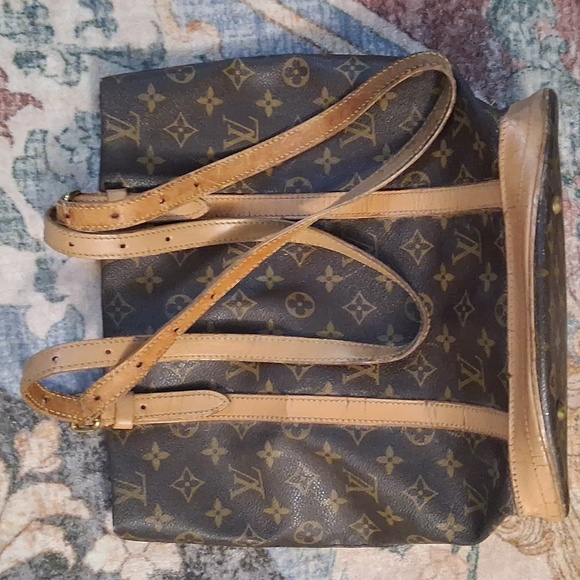 AUTHENTIC Louis Vuitton Bucket bag - Picture 10 of 13